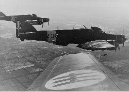 Italian_bombers_over_Greek