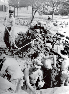 Jews_performing_forced_labor